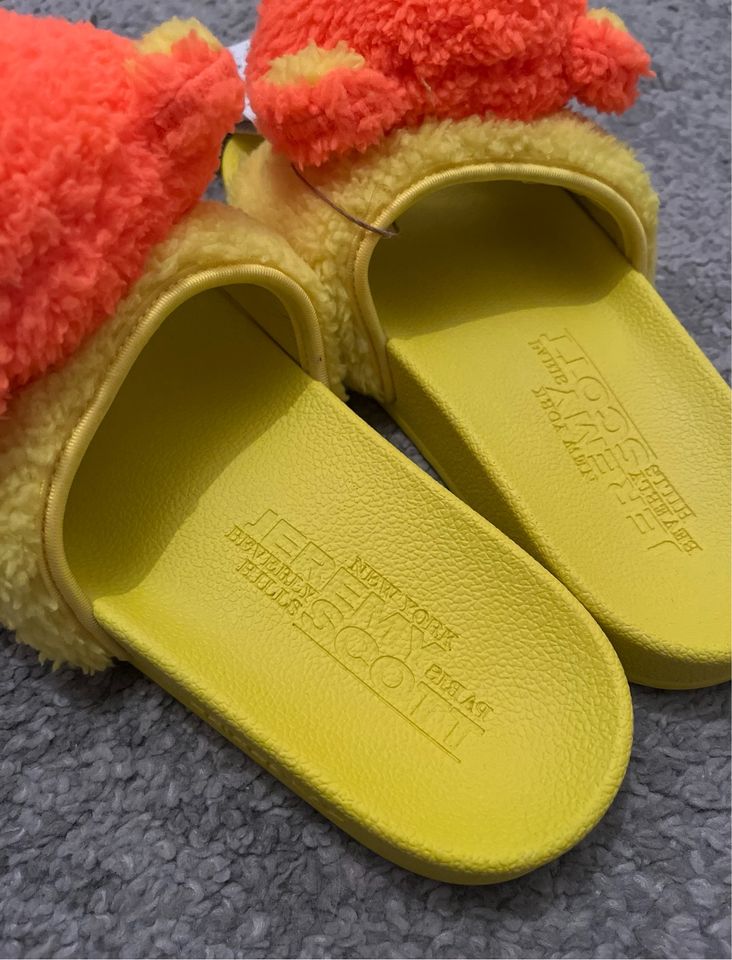 Adidas Jeremy Scott Adilette Teddy Yellow Neu US 7 EUR 40.5 in Köln