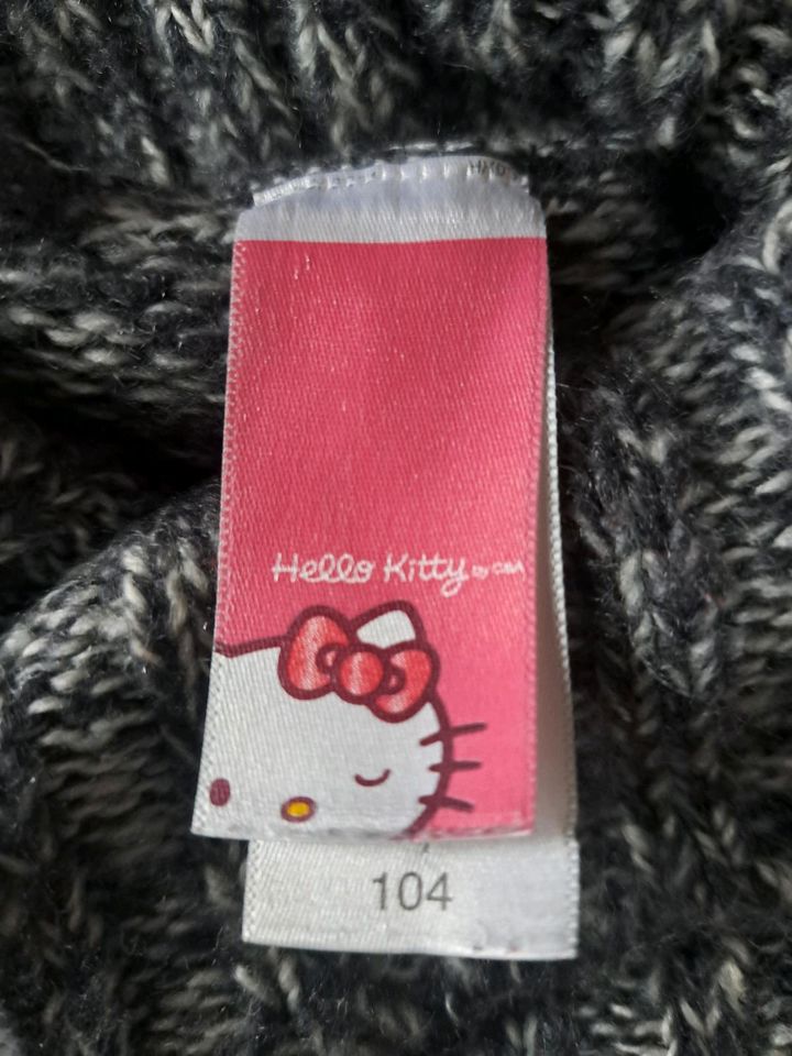 Hello Kitty Pullover Gr.104 in Ascheberg