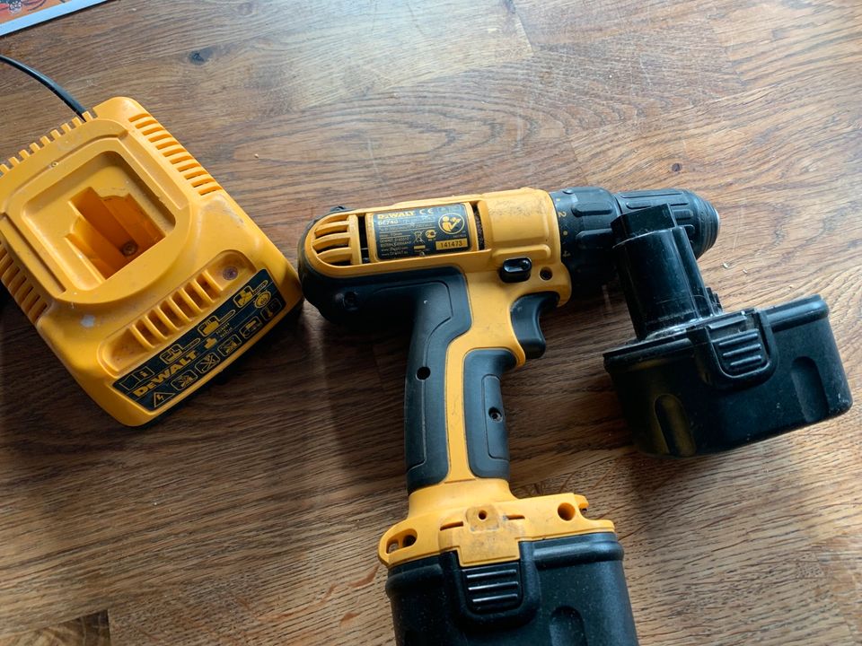 Dewalt DC740 Akkuschrauberset in Weingarten