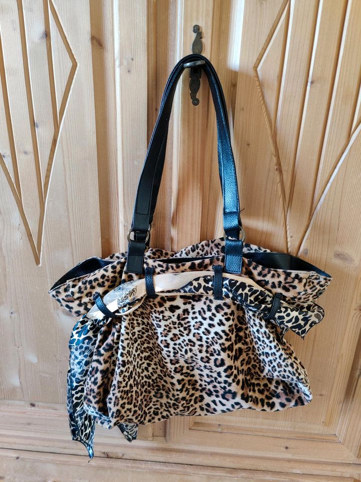 Leoparden Handtasche in Illingen