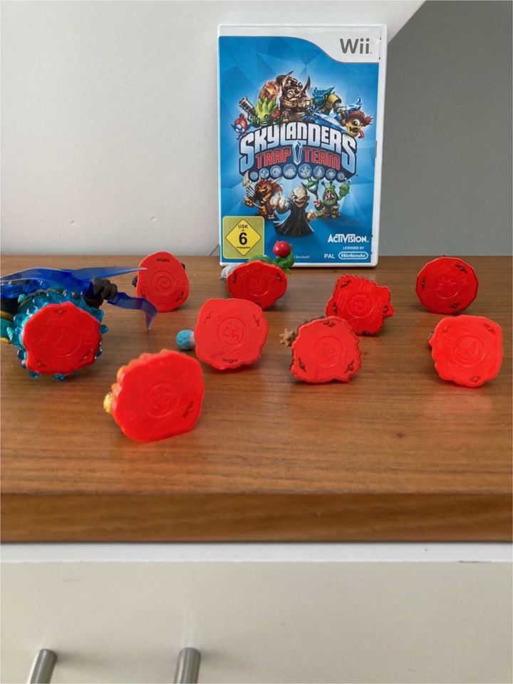 Skylander Trapp Team Figuren und Spiel in Klein Rönnau