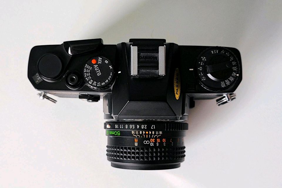 Mamiya ZE-2 QUARTZ mit Objektiv 50mm f1.7 Kleinbildkamera Analog in Breitungen