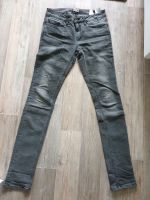 Graue Hilfiger Damenhose Gr.29/34 Essen - Essen-Kray Vorschau