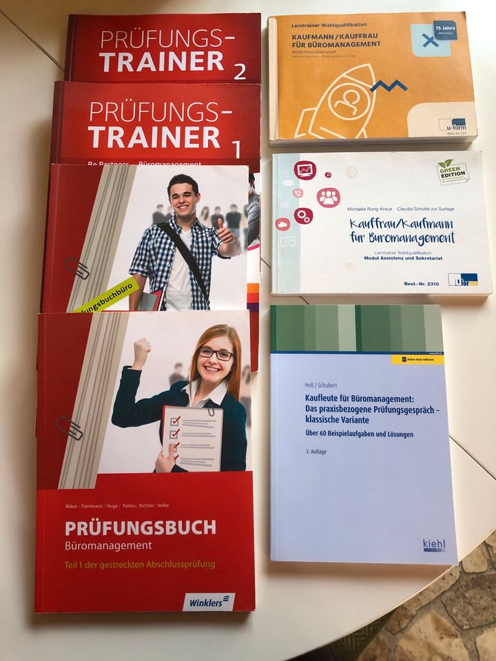 Ausbildung Kauffrau für Büromanagement Prüfungsbücher in Jever