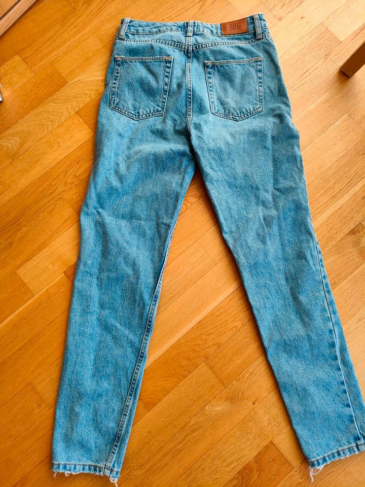 Mom jeans von BDG / urban outfitters, W27 L32 in Frankfurt am Main