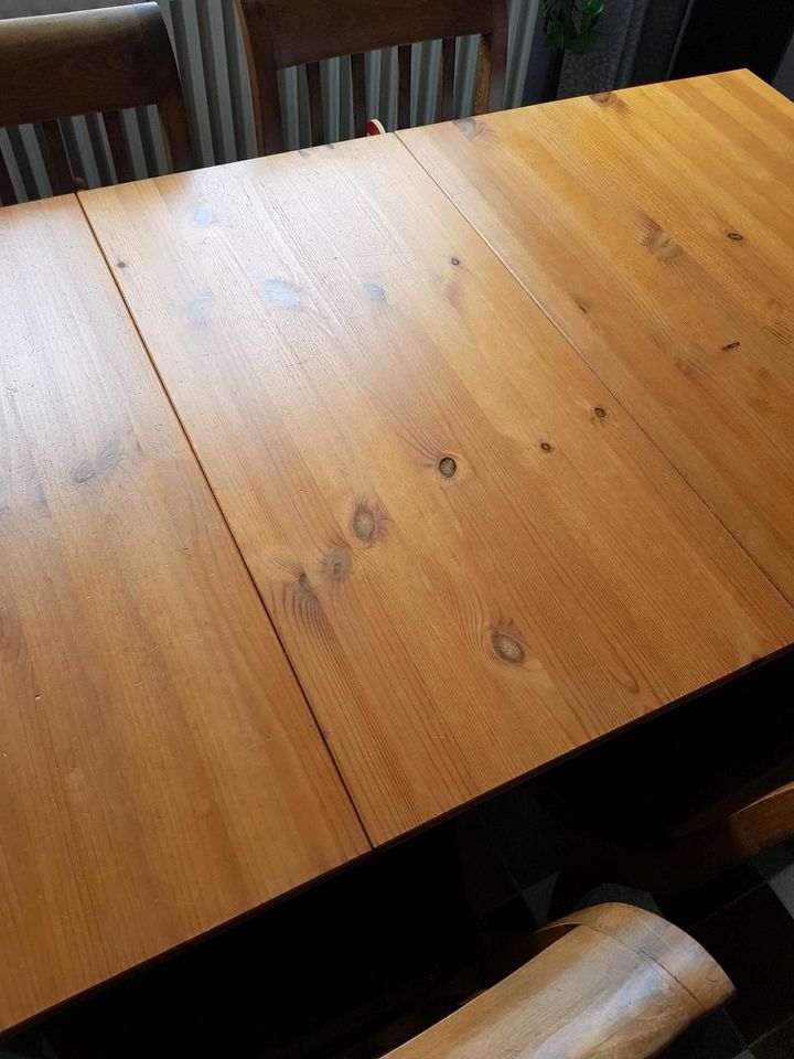 Tisch 80×160cm Massivholz Kiefer honigfarbend; Gestell: weiß in Braunschweig