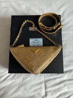 Prada Triangel Tasche in Gold Köln - Porz Vorschau
