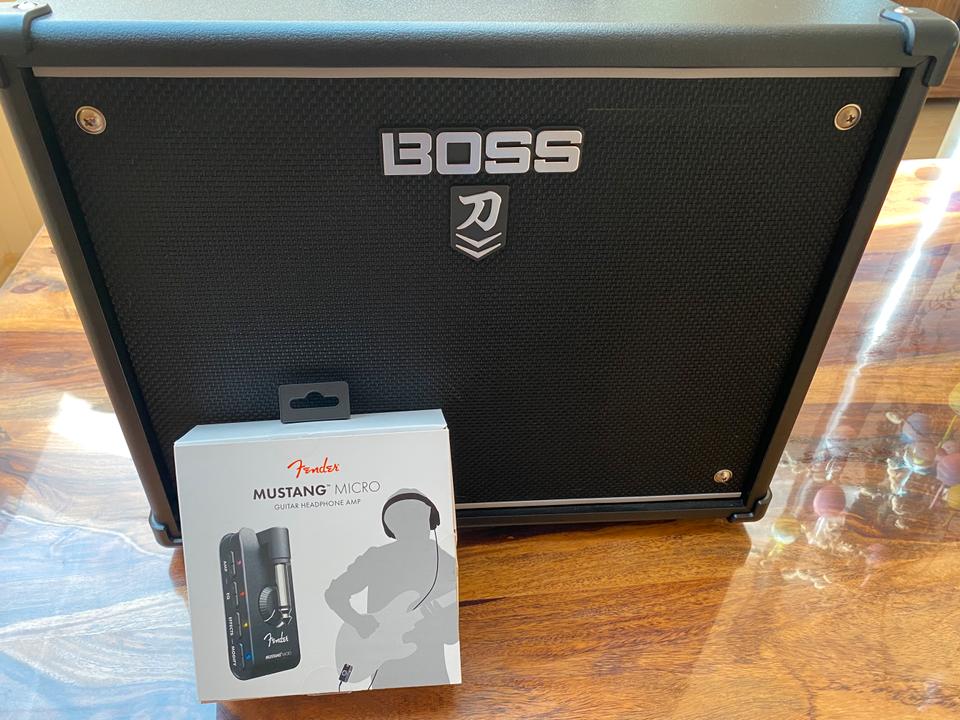 Boss Katana 50 MkII+Fender Mustang Micro als Set -Top Zustand in Betzigau