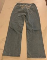 Jeans Hose mit Schmetterling Print und Löcher Düsseldorf - Stadtmitte Vorschau