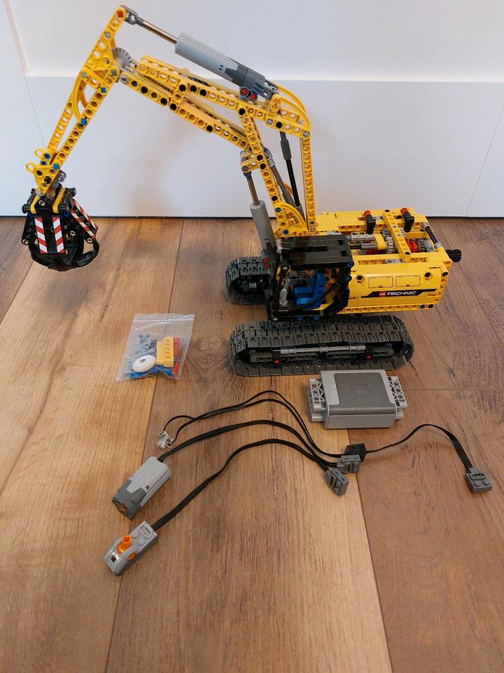 LEGO Technic 42006 + Power Functions 8293 in Berne