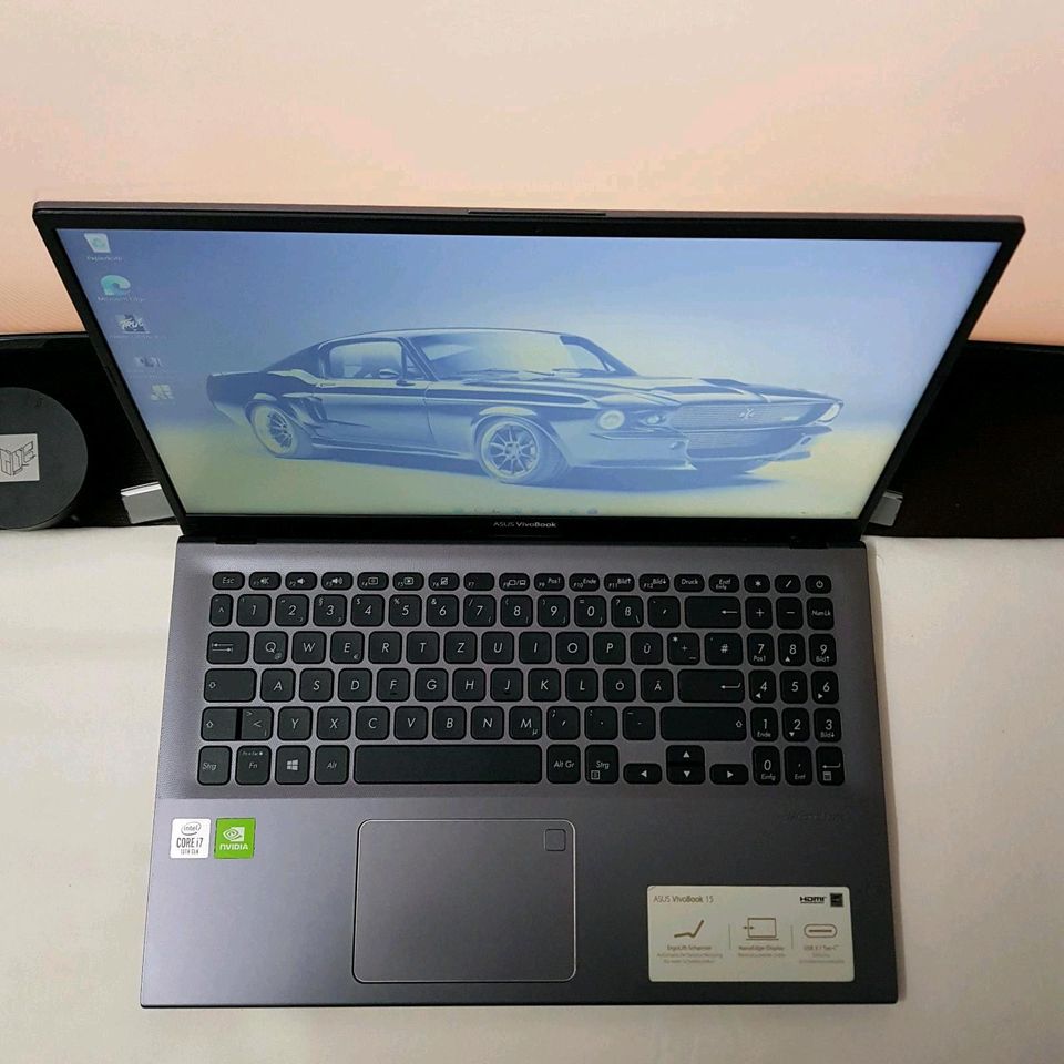 Laptop ASUS VivoBook 15. intel i7/NVIDIA MX110M/SSD/15'6/20GB RAM in Düsseldorf