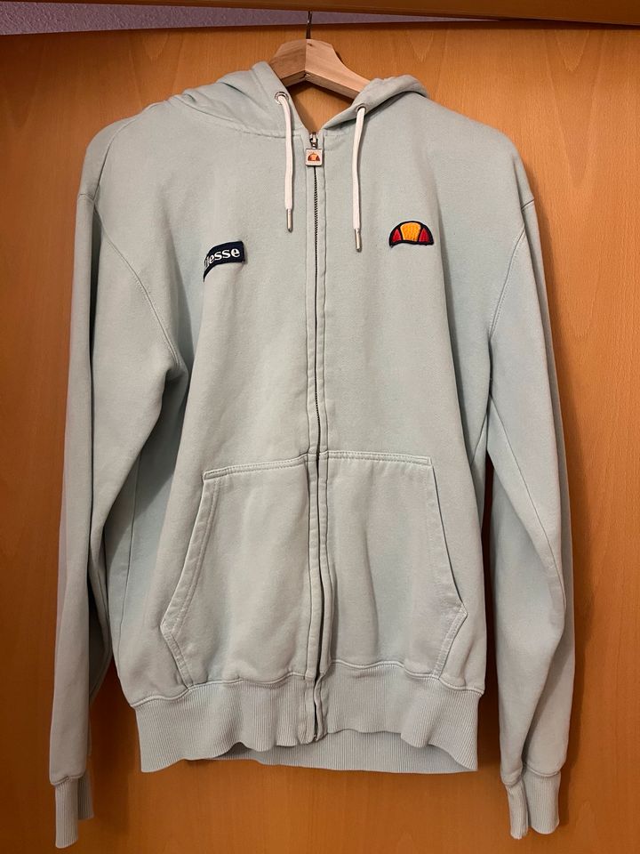 Sweatjacke ellesse Gr. 38 in Saarbrücken