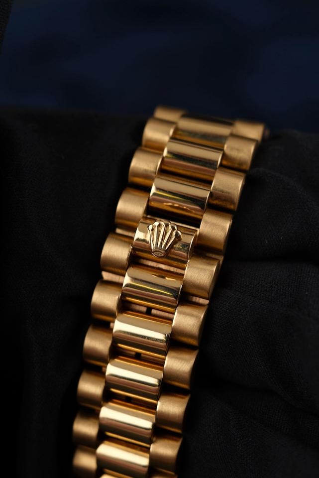 Rolex Day-Date 36 18038 Yellow Gold, Blue Vignette Diamond Dial in Ulm