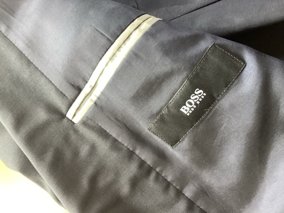 Herrenanzug Hugo Boss blau Größe 46 in Aachen