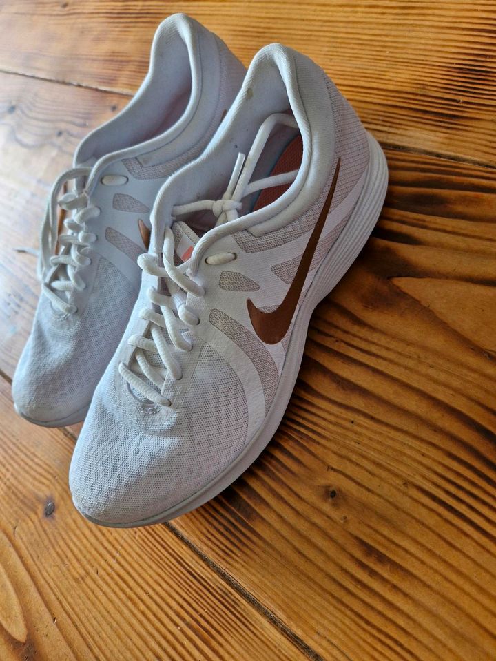 Nike Schuhe in Senden