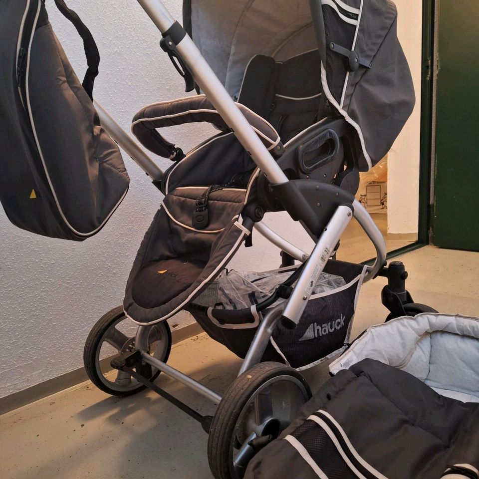 Kinderwagen in Neutraubling