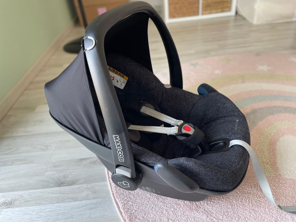 Maxi Cosi Pebble Babyschale Autositz in Erfurt