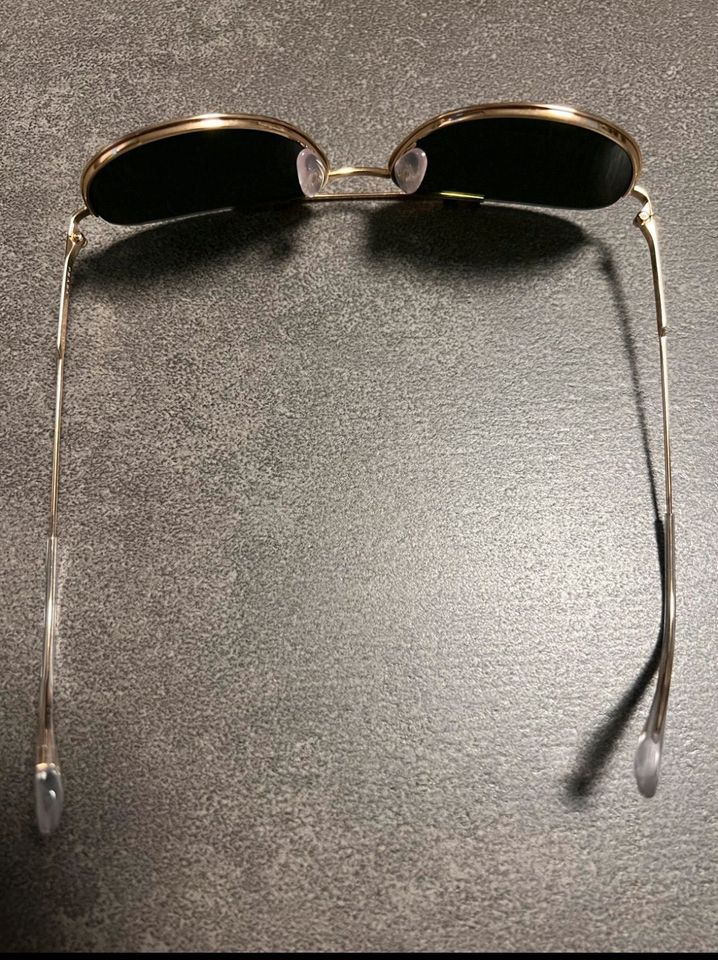 Sonnenbrille Prada Original Neuwertig in Kempen