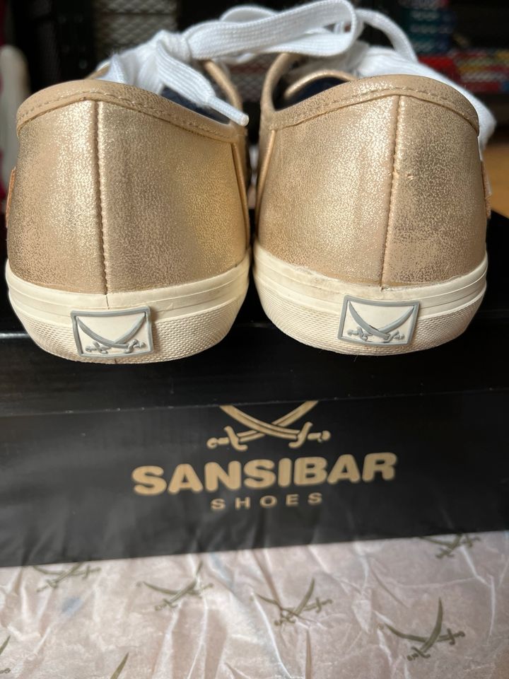 Sansibar Schuhe lightgold Größe 40 in Wiesbaden