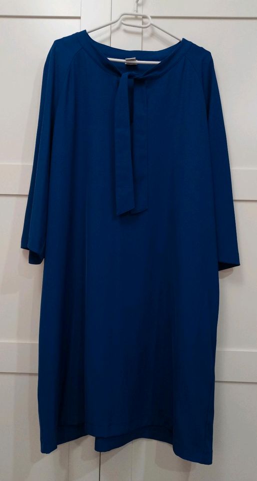 NEU Heine Kleid blau Gr. 48 in Uetersen