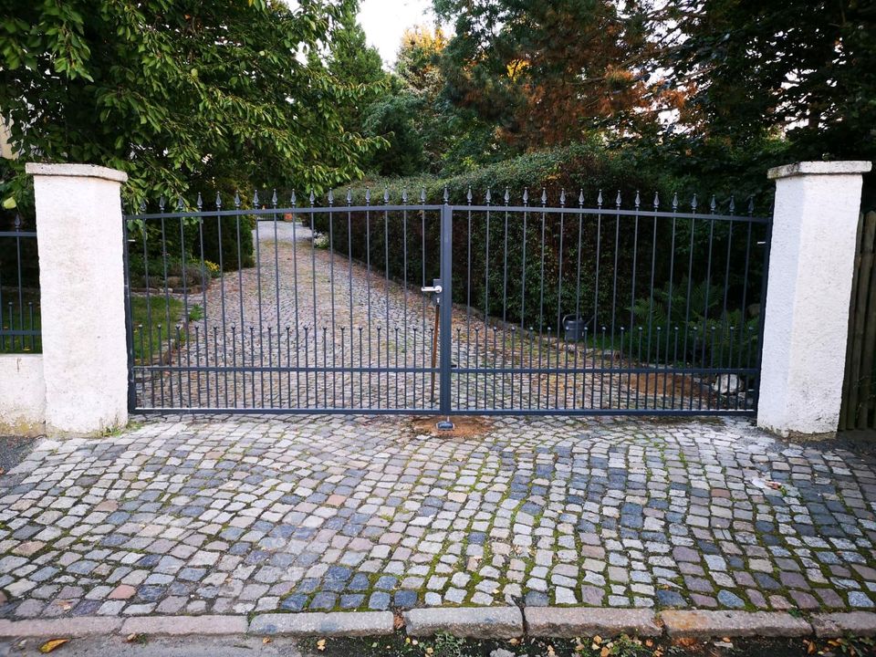 Hoftor, Einfahrtstor,  Schiebetor,  Doppelstabmattenzaun, Zauntor in Weimar