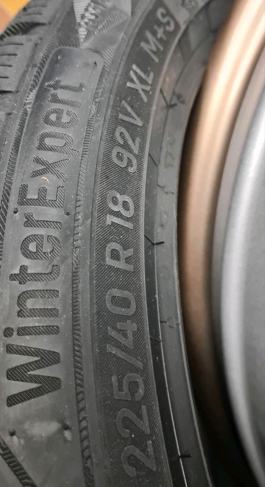 4x Uniroyal Winterreifen 225/40 R18 92V Neu in München