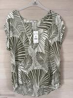 2 Damenblusen NEU XL+XXL Hessen - Dornburg Vorschau