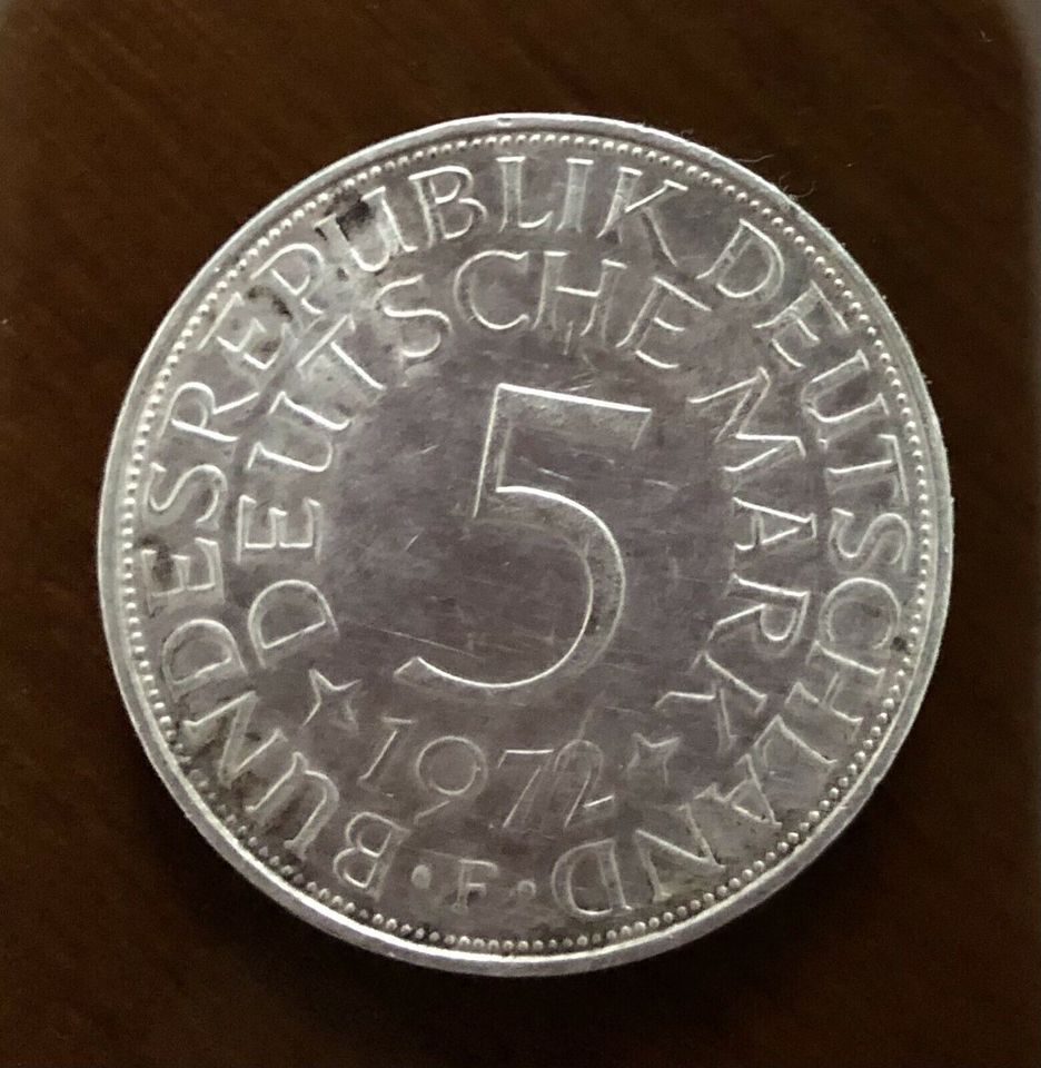 5 DM Münzen in Hüll