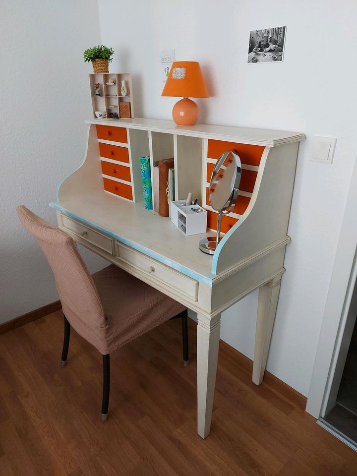 Schmink- / Schreibtisch von IKEA in Wetzlar