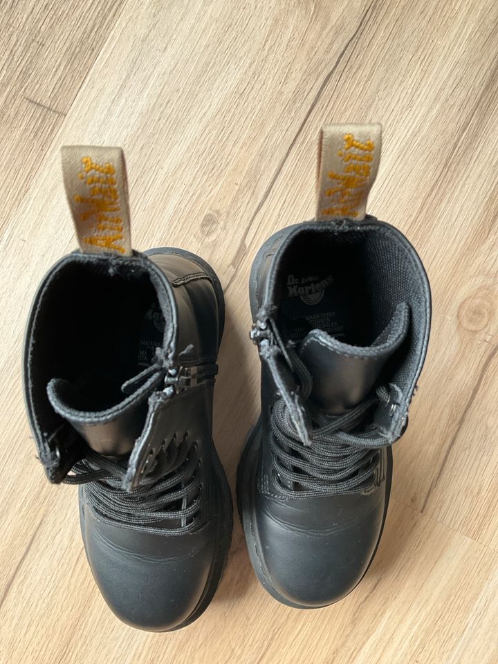 Dr. Martens AirWair, schwarz, Gr. 36, sehr guter Zustand in Bergen