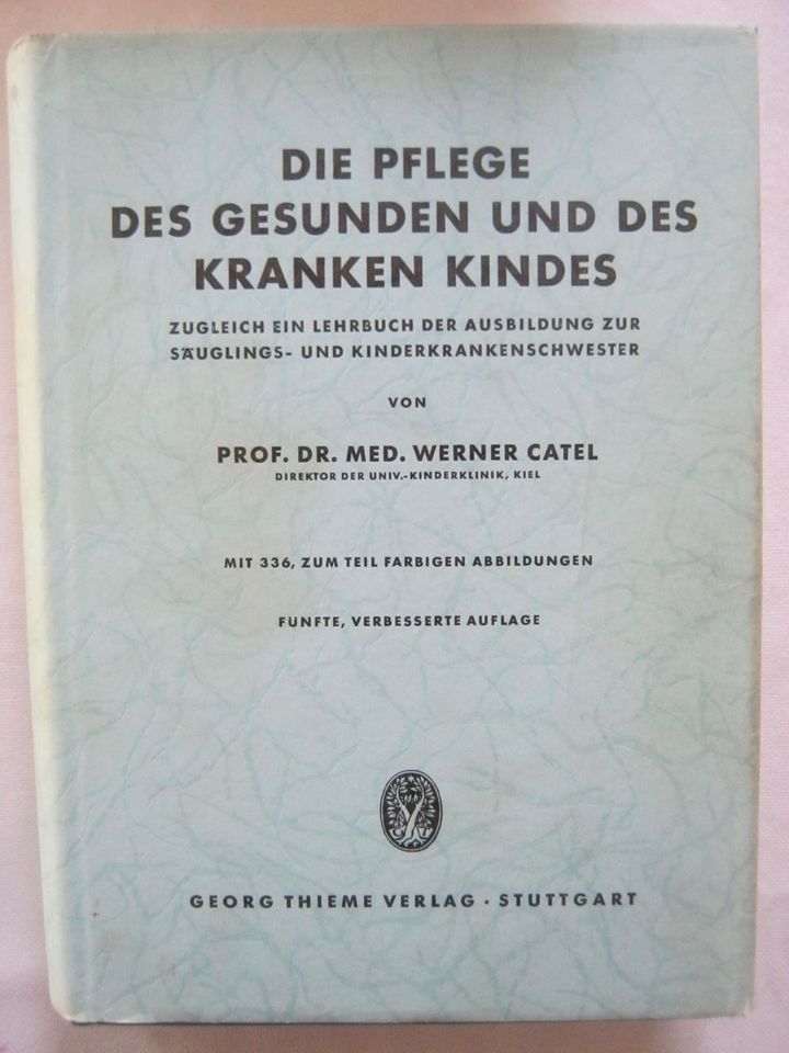 Konvolut alte Lehrbücher Ausbildung Kinderkrankenschwester 1956 in Künzell