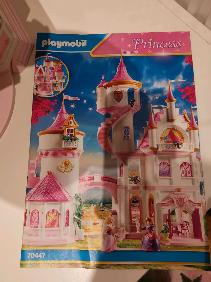 Playmobil Schloss mit Zubehör groß XXL in Krautheim