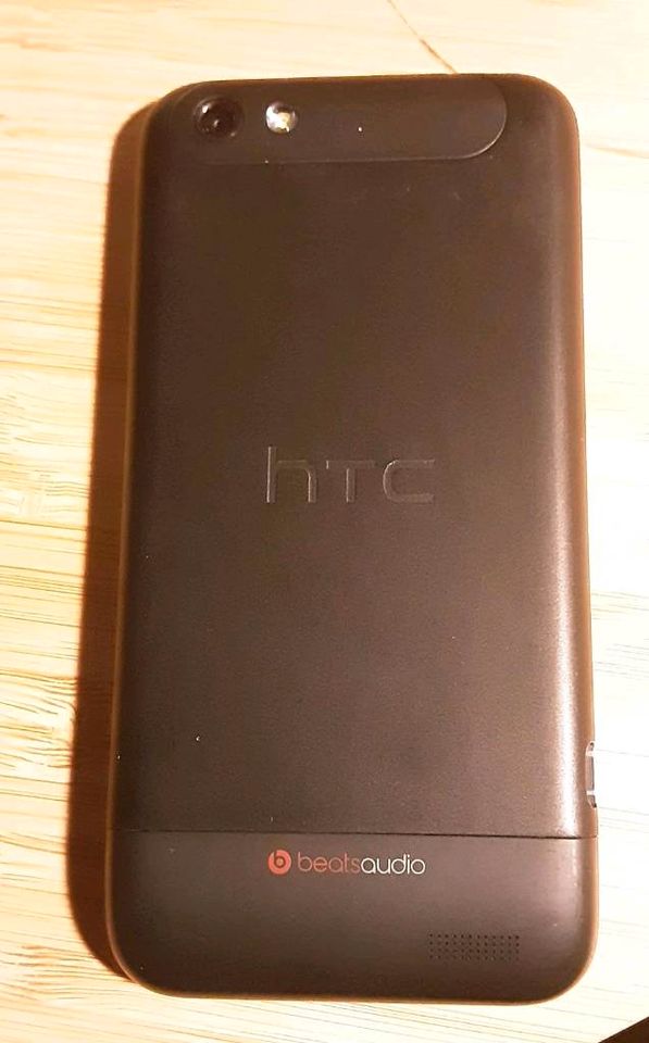 Handy HTC ONE V in Bochum