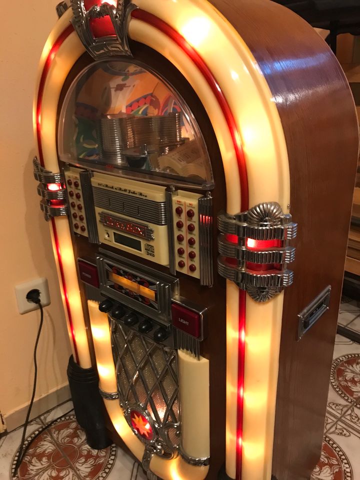 ELTA Jukebox 2753 Musikbox Retro Vintage mit Wackelkontakt in Ebelsbach