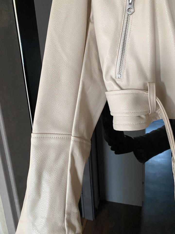 Lederjacke Bikerjacke kurz hellbeige XS-S in Hamburg