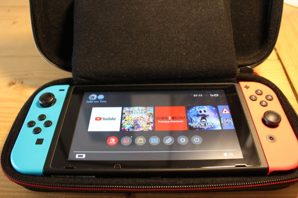 Nintendo Switch mit Dock+LAN-Adapter und Zelda BotW+Mario Odyssey in Düsseldorf
