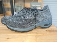 Sneaker, top Dämpfung Gr.42 wie neu grau Niedersachsen - Cremlingen Vorschau