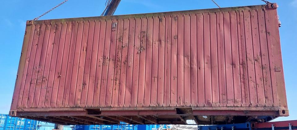 20'-Container Seecontainer Lagercontainer gebraucht mit Regalen in Broderstorf