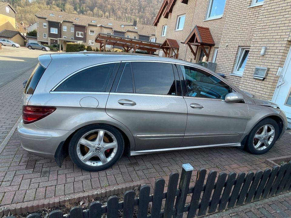 Mercedes R320 R Klasse 6 Sitzer 224 Ps Motorschaden in Marsberg