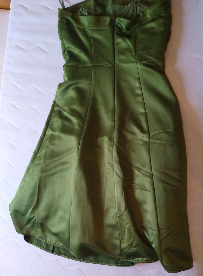 (Abi-)Ballkleid, Abendkleid, trägerlos/mit Trägern, Strass, Tüll in Hamm