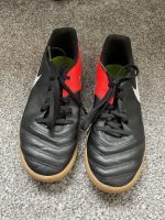 Nike Fußballhallenschuhe Größe 38,5 Nordrhein-Westfalen - Horn-Bad Meinberg Vorschau