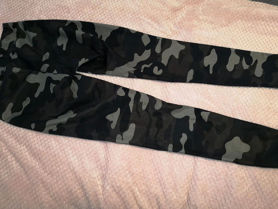 Urban Classics Leggings M Sport Army Tarnmuster in Berlin