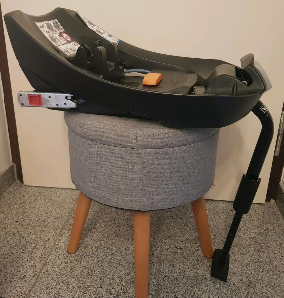 Cybex Babyschale und Basisstation (ATON 5 Gold und Base 2-fix) in Hamburg