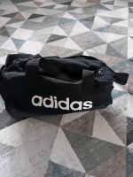 Kleine Sporttasche Adidas 35x25cm Obergiesing-Fasangarten - Obergiesing Vorschau