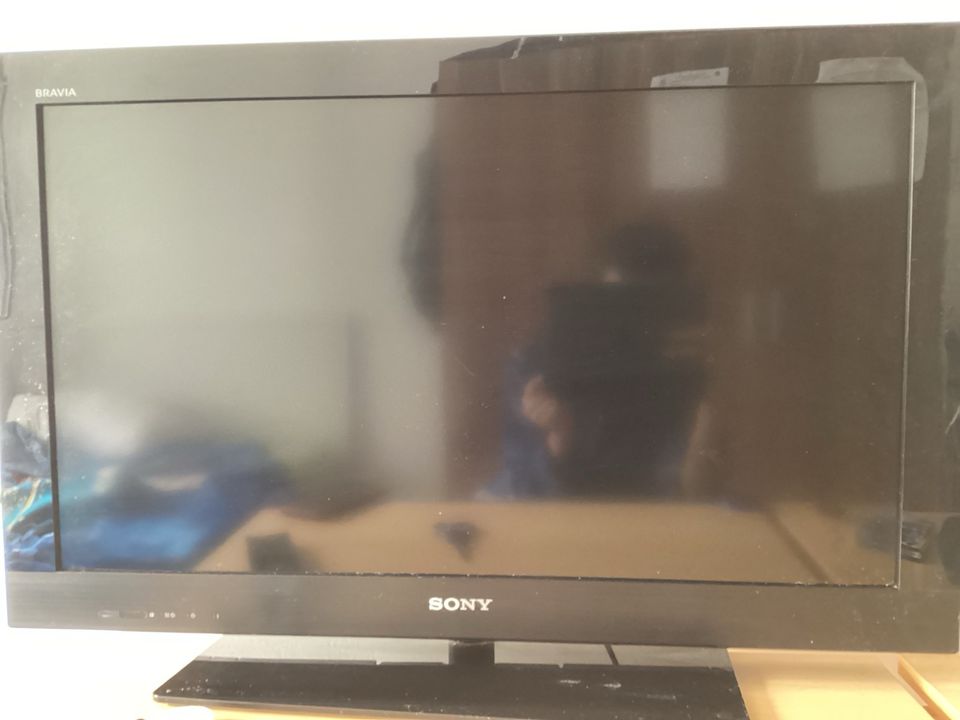 Sony LCD Digital Colour TV - 42 Zoll - Top Zustand! in Coburg