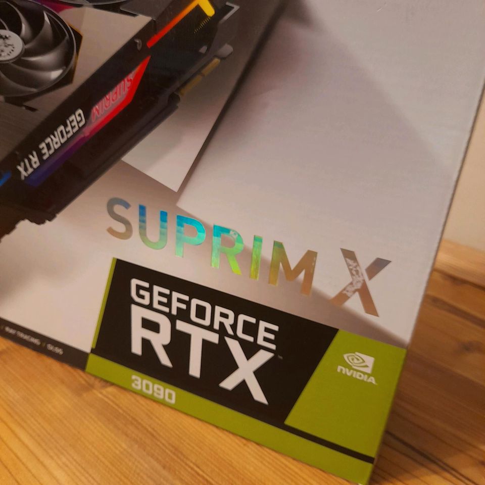 Neu GeForce RTX 3090 Suprim X in Berlin