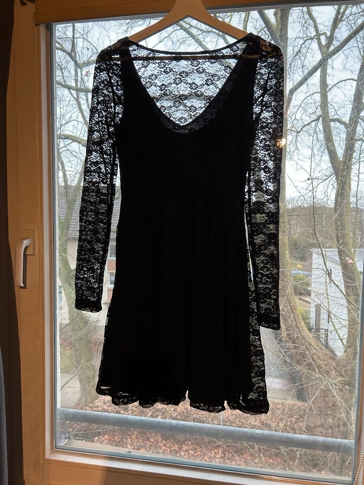 Review Kleid mit Spitze schwarz in Essen