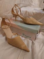 Riemchen-Pumps beige, gr. 39 , fast neu Bayern - Feucht Vorschau