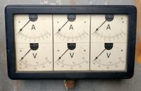 Alt antik Voltmeter Amperemeter Messinstrument Schalttafel Nordrhein-Westfalen - Warstein Vorschau