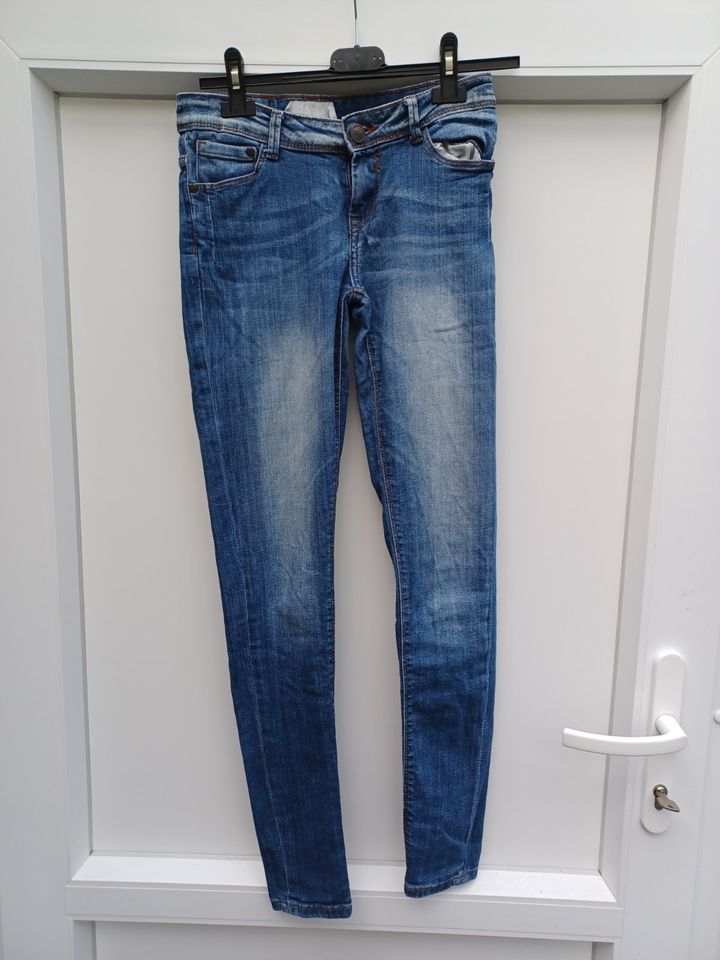New Yorker Hose Damen Gr. S W26 Jeans dunkel blau Stretch lang in Leer (Ostfriesland)
